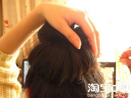 花苞头的扎法步骤图 diy变短发美女(10)