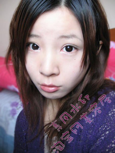 Ϊ̷βεĹϵëУɺ󣬿ϼԼ1ǮСƷ˫ִڷλãͷҫȻâ