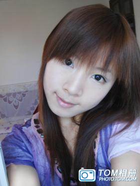 Ϊ̷βεĹϵëУɺ󣬿ϼԼ1ǮСƷ˫ִڷλãͷҫȻâ